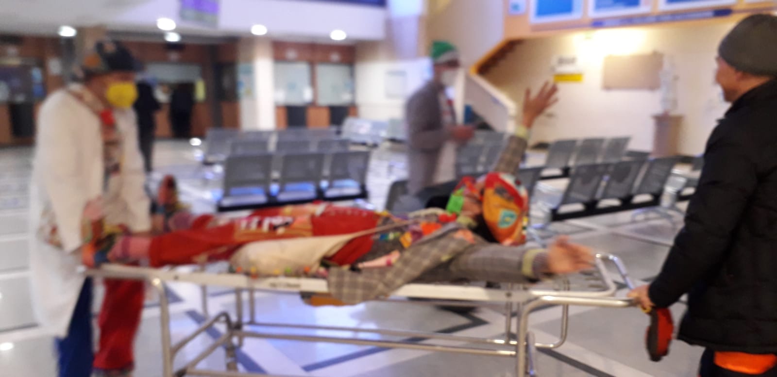 I clown di corsia all'Ospedale San Carlo di Potenza — foto 5